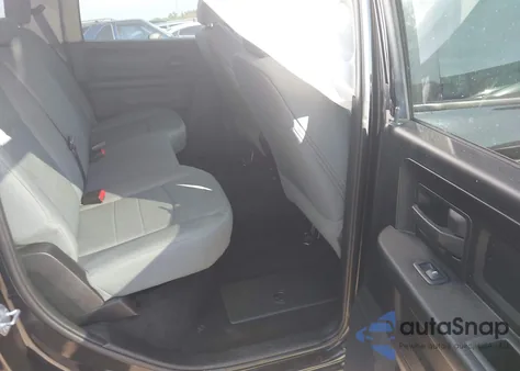 2017 Ram 1500 Express 4X2 5'7 Box z USA, uszkodzony, nr VIN 3C6RR6KTXHG782863